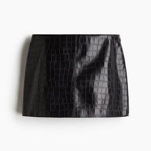 H&M Black Crocodile Pattern Mini Skirt sz 0, NWOT